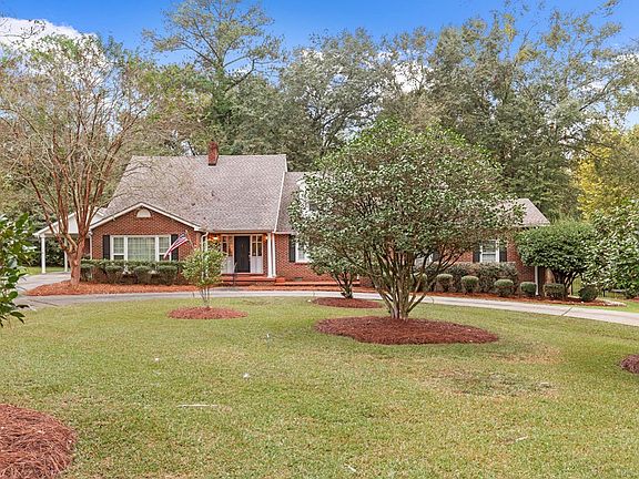 3rd image of 734 Woodland Dr