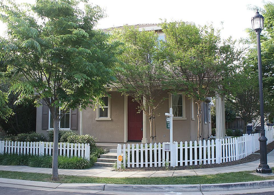 1st image of 70 Winter Ln