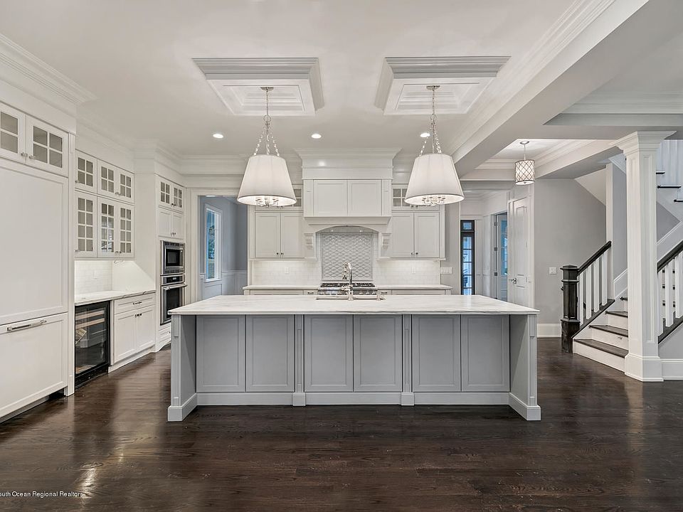 1st image of 12 Park Ave