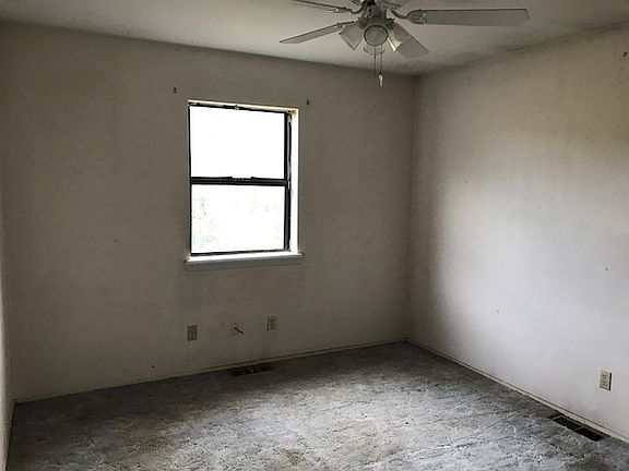 5th image of 510 Zia St