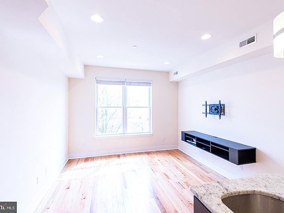 4th image of 1110 South St APT 304