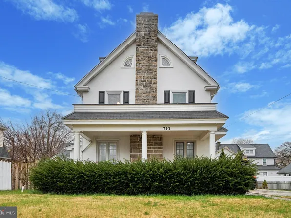 742 Foss Ave, Drexel Hill, PA 19026