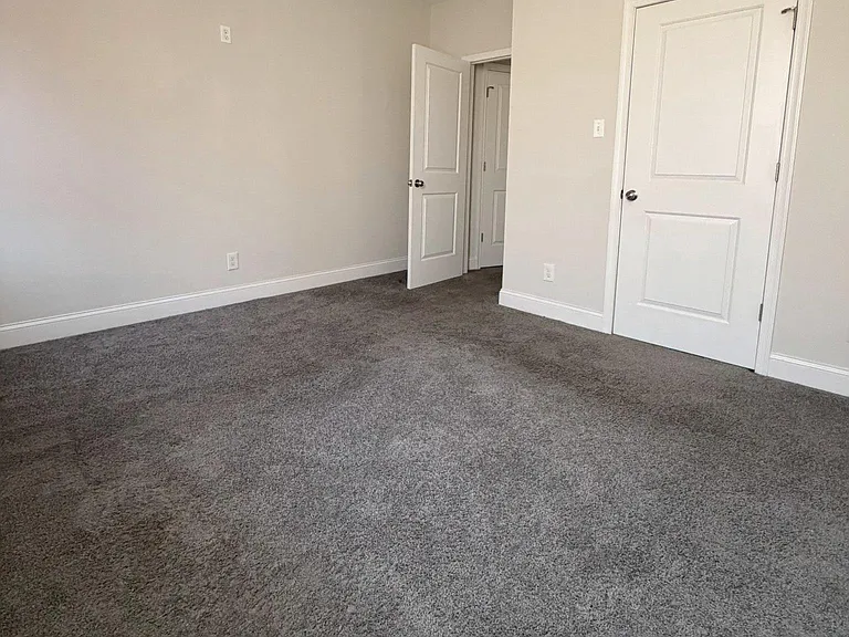 2631 W Cold Spring Ln — Photo 11