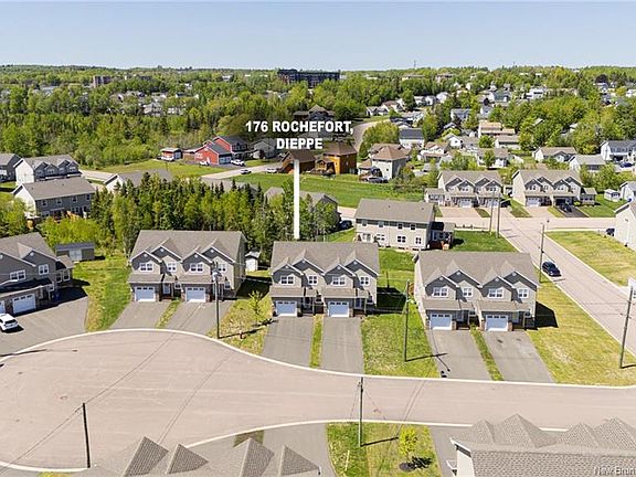 2nd image of 176 Rochefort St