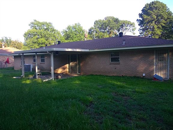 2nd image of 807 W Garfield Dr