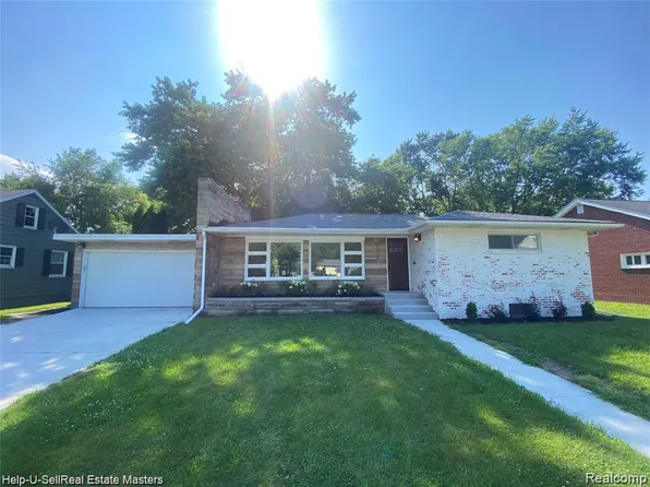 2705 Stone St, Port Huron, MI 48060