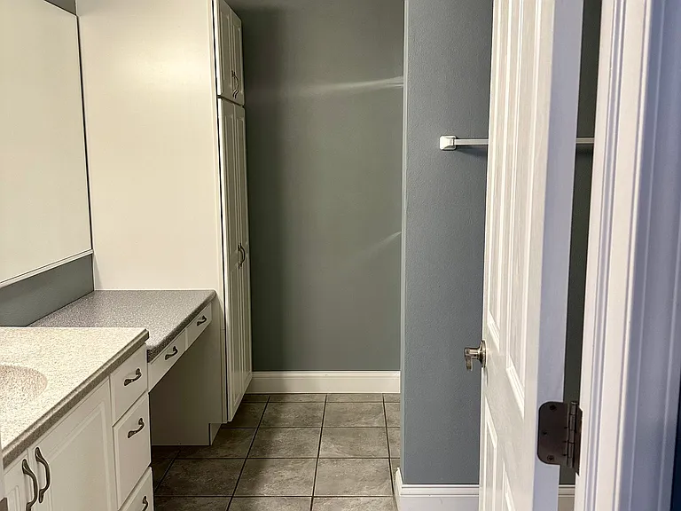 320 Holland Rd — Photo 16