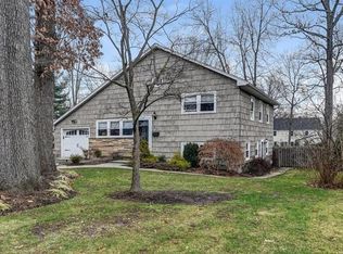 43 Summit Ave, Chatham, NJ 07928