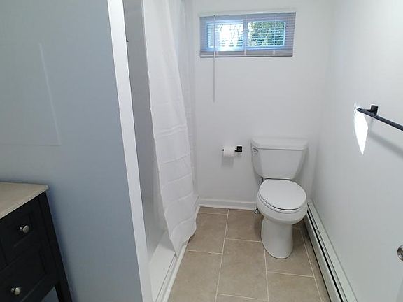 4th image of 3147 Clive Ave