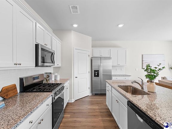 5th image of 3305 Tulip Tree Ln