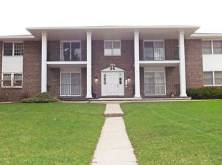 794 Russell Rd APT 3, Waterloo, IA 50701