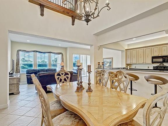 2nd image of 685 Pacific Grove Dr Unit 3