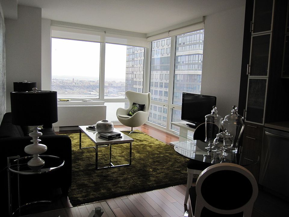 1st image of 620 W 42nd St APT S46j
