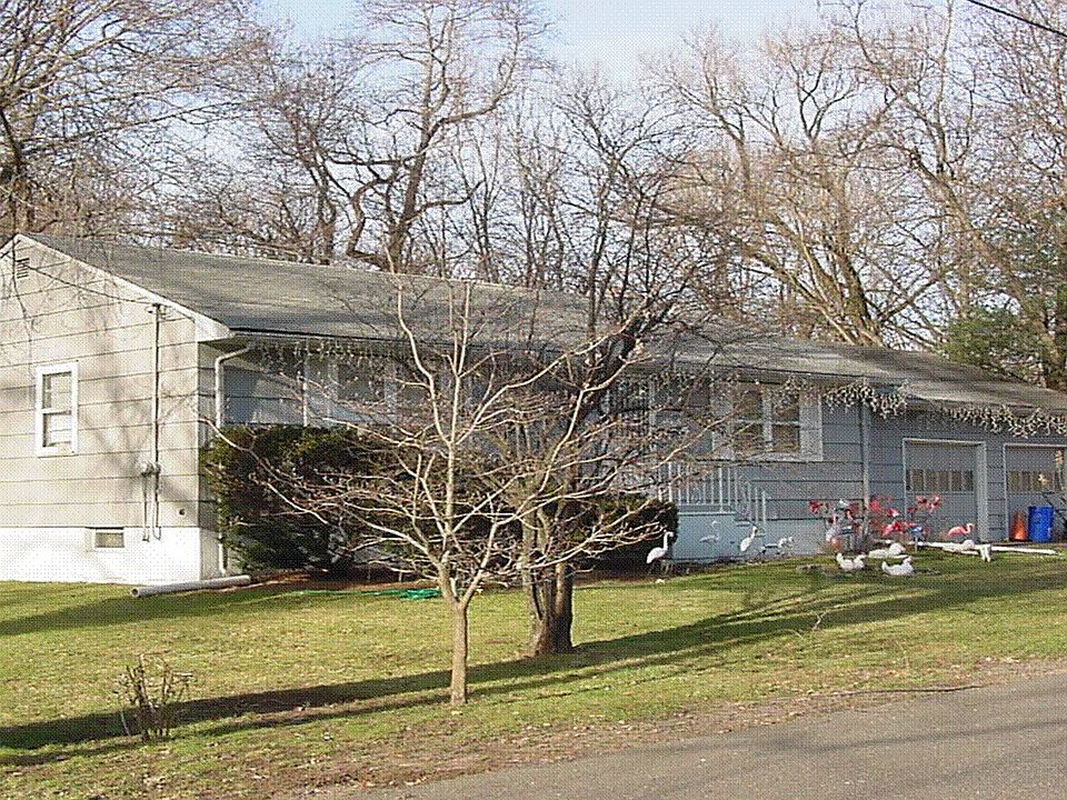 2nd image of 232 Pearl Pl