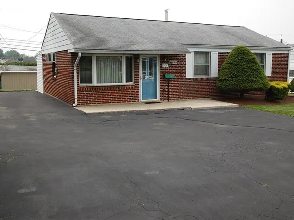 1712 Oxford Dr, Allentown, PA 18103