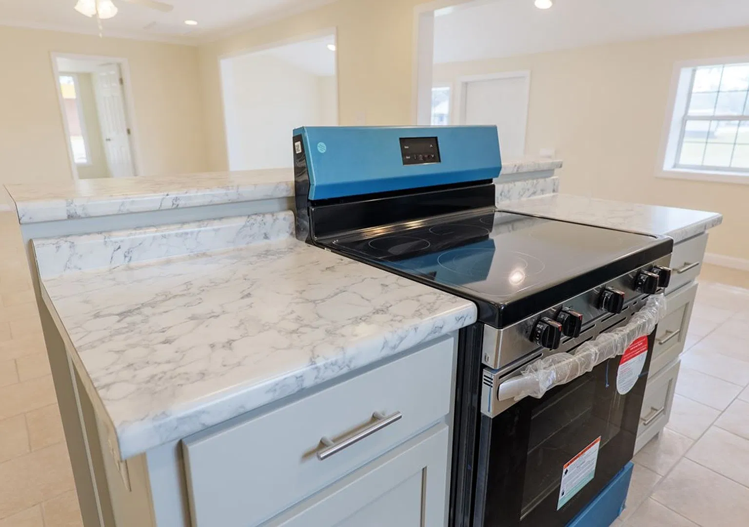 Spacious 3-Bedroom Rental with 1,000 Sq. Ft. Workshop on a Corner Lot in Lakeland, GA! — Photo 4