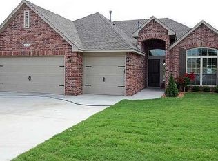 3315 S 18th St E, Broken Arrow, OK 74012