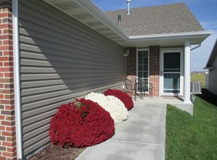 8926 Broken Spoke Dr, Lincoln, NE 68507
