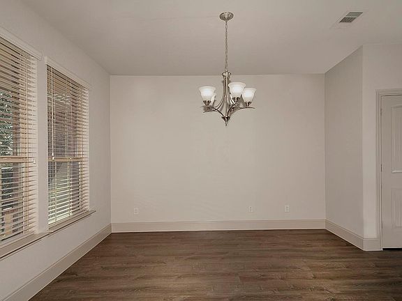 4th image of 71 Black Swan Pl