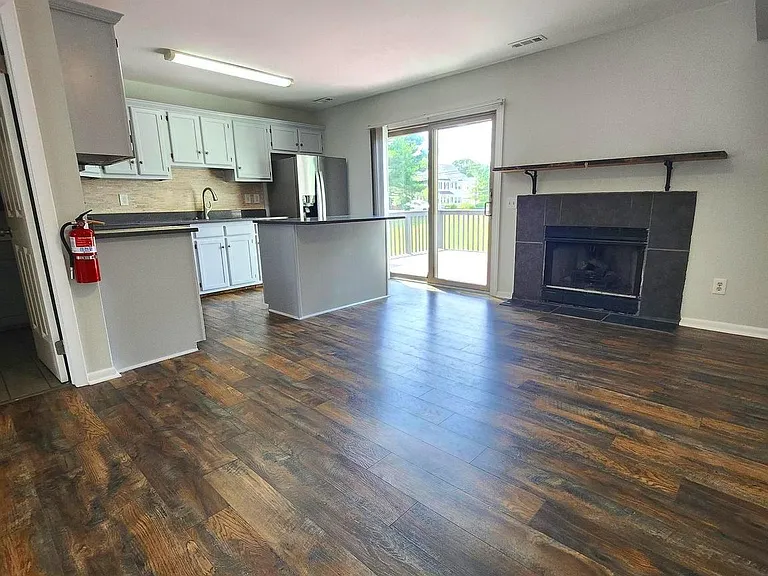114 Brent Ct — Photo 9