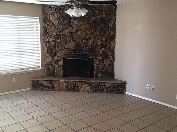 2nd image of 422 W Pecan Ave