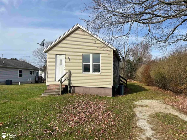 5660 Benson Ave, Otter Lake, MI 48464
