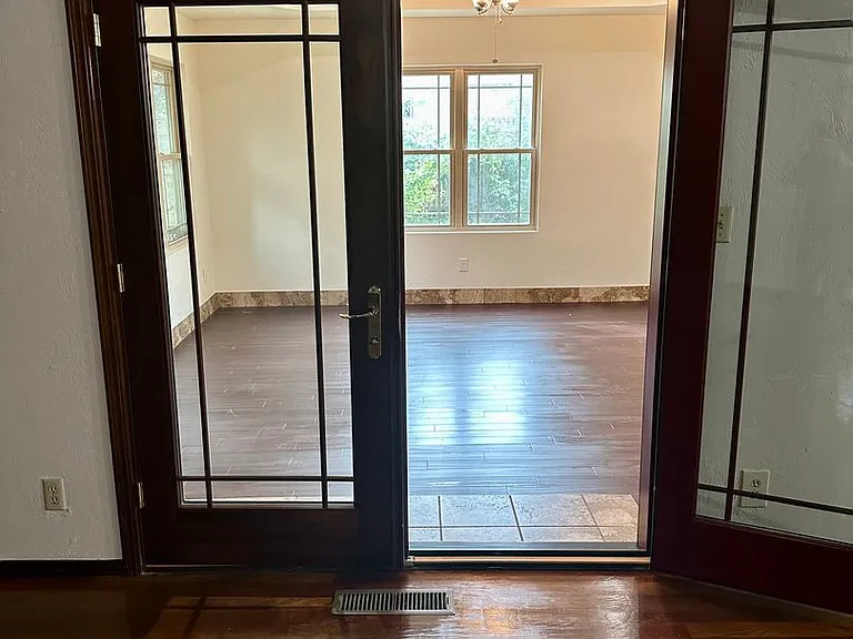 3608 Chatham Ct — Photo 21