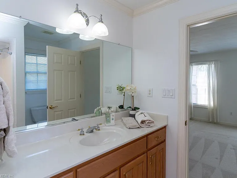 138 Greengable Way — Photo 33
