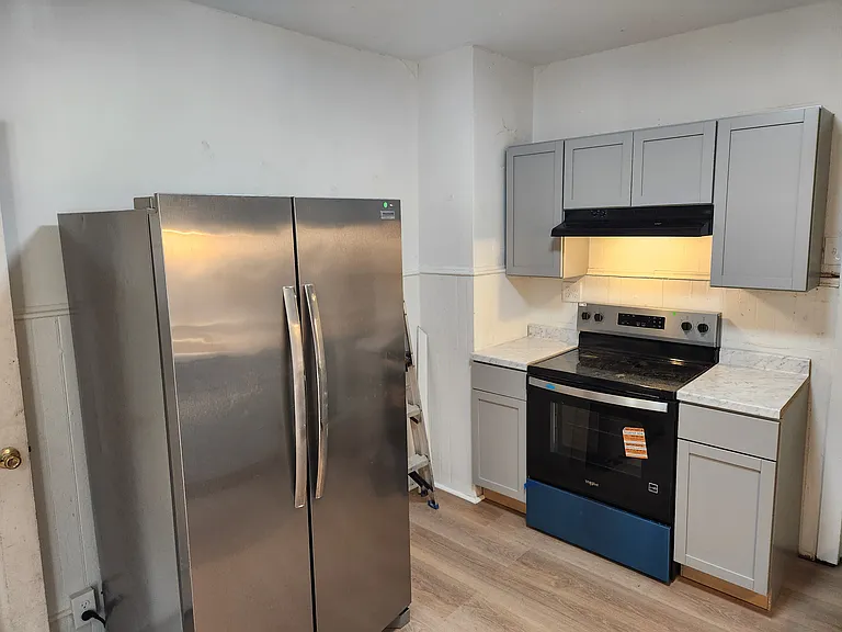 1810 Olive St — Photo 8