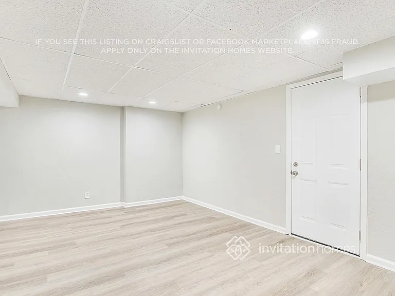 281 Lancaster Cir — Photo 15