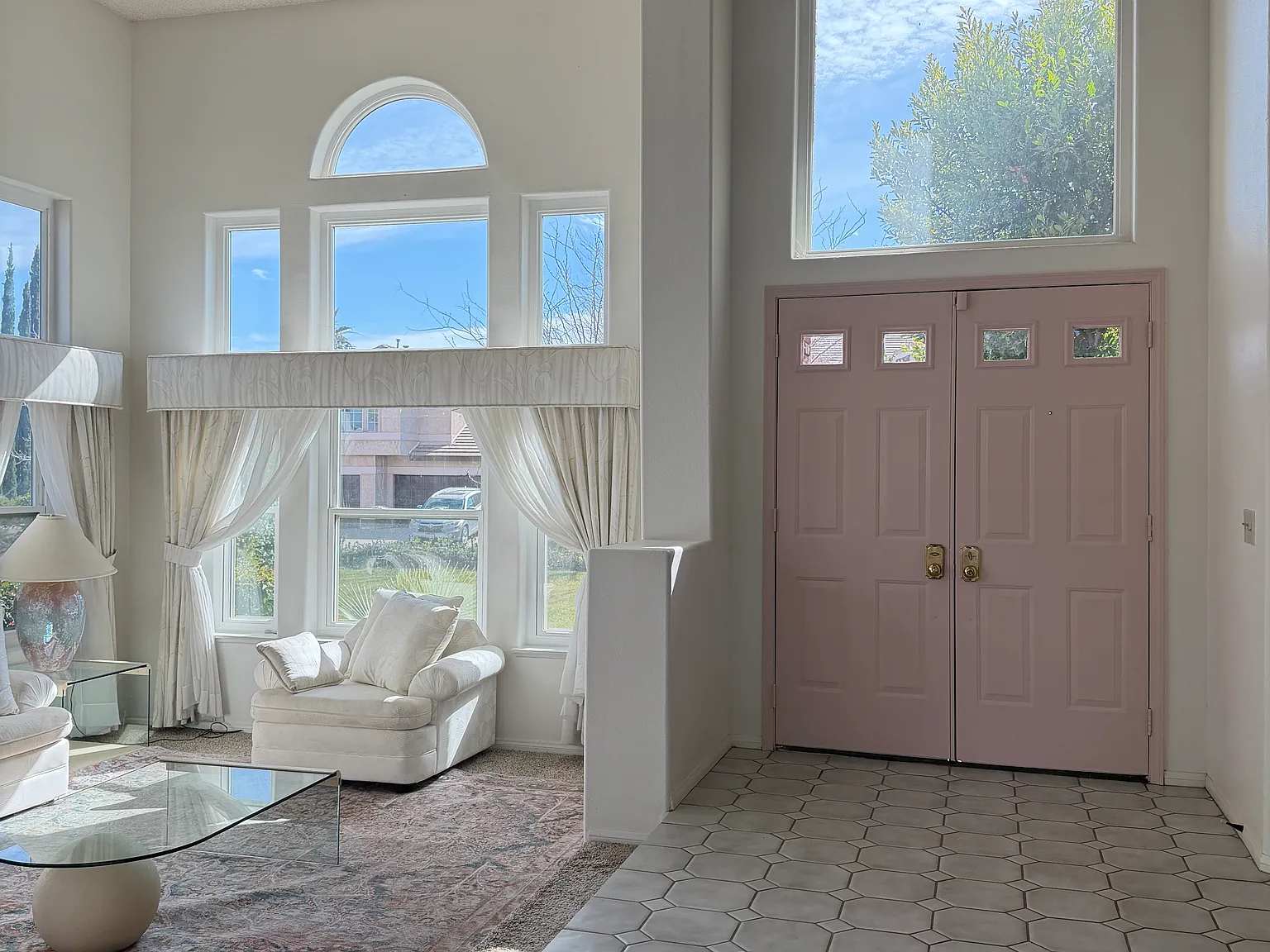 Round Hill Dr, Lancaster — Photo 2