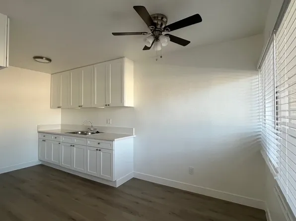 11808 Kittridge St, North Hollywood, CA