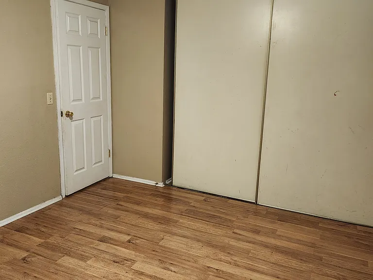 3rd Br closet