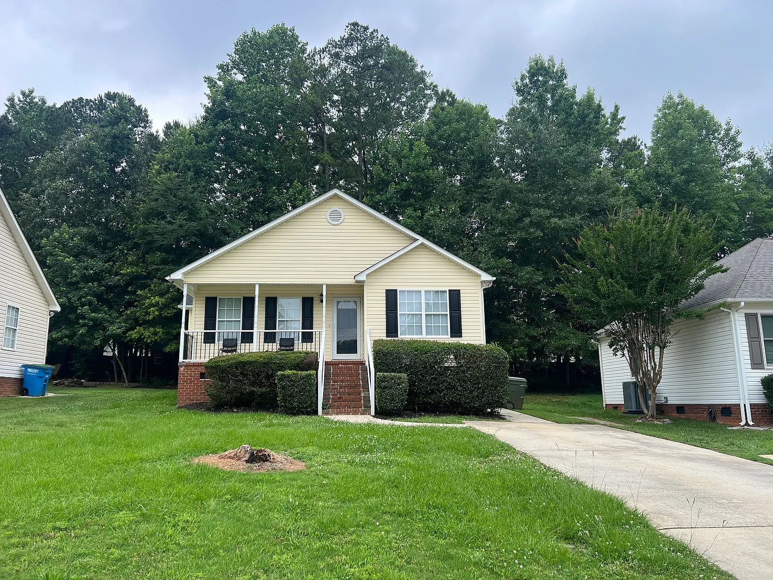 3 bed, 1270 sqft, $2,000 — Photo 1