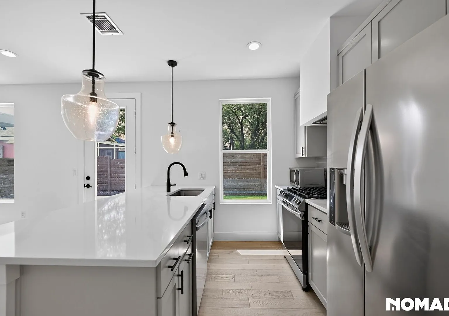 Charming 2BR Condo in Austin — Photo 4