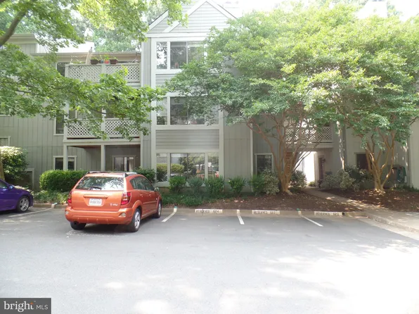 2224 Hunters Run Dr, Reston, VA 20191