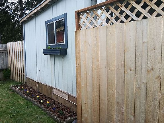 New 6 foot privacy fence 