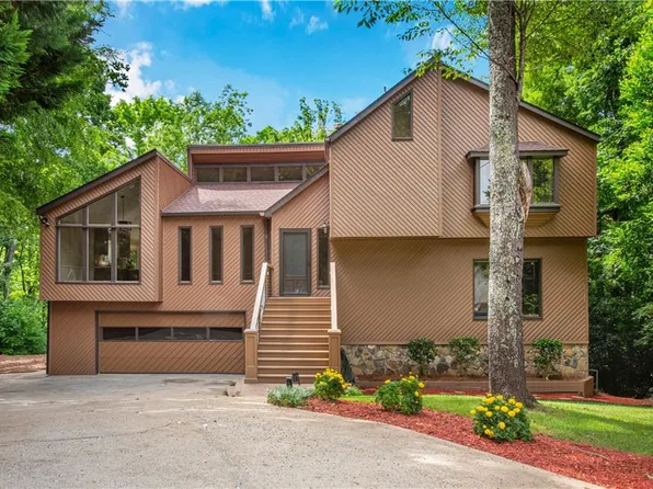 2404 Stockton Pl, Marietta, GA 30066