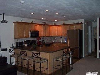 2nd image of 13 Victorian Ln
