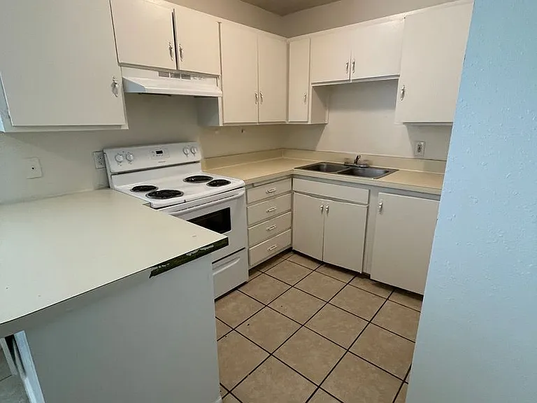 Westway Apartments — Photo 6