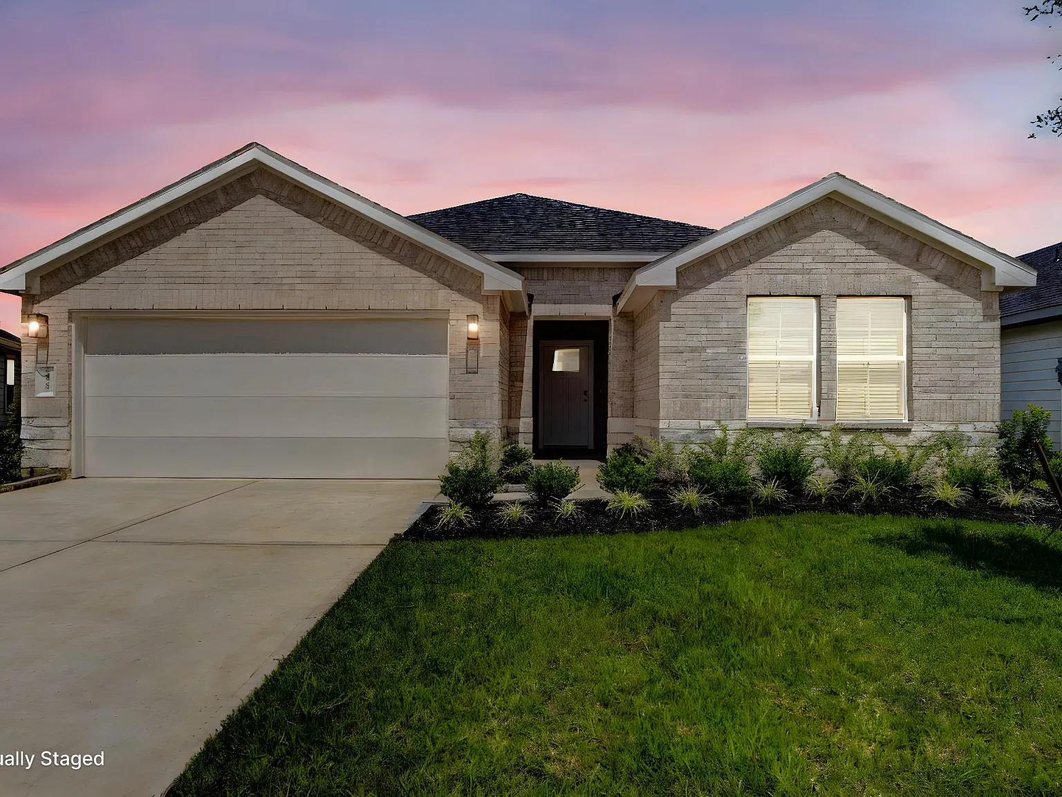 4 bed, 2.0 bath, 1748 sqft, $2,300 — Photo 2