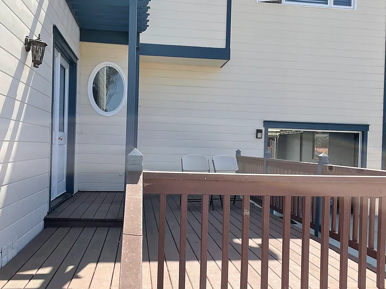 1128 S Clementine St S — Photo 14