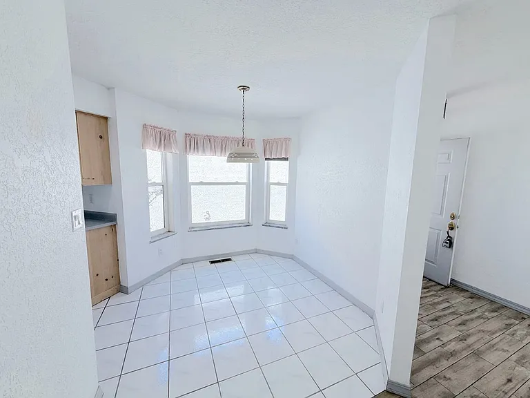 3104 Paradise Ct SE — Photo 10
