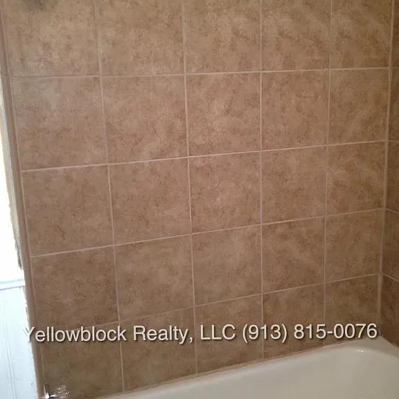 5717 W 75th St — Photo 7