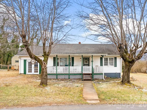 90 Pine Cir, Black Mountain, NC 28711