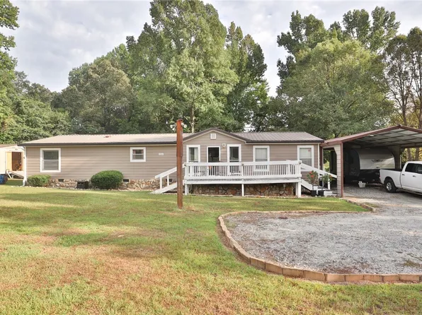 60 Branding Iron St, Phenix City, AL 36869