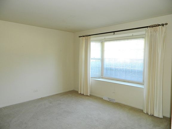 3rd image of 4285 Dixon Dr