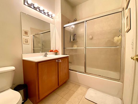 3rd image of 21 Lasatta Ave APT 901