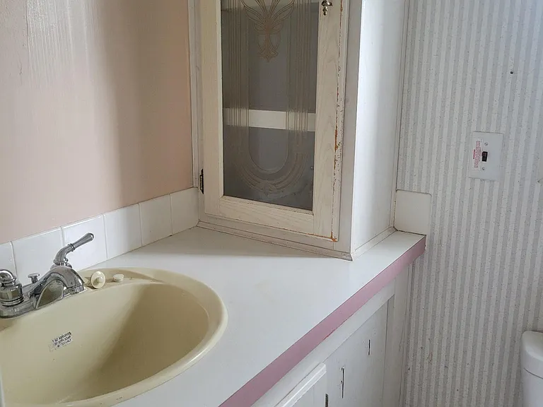 1720 NW 38th Ave #5B — Photo 5