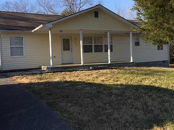 3rd image of 204 Woodlawn Dr